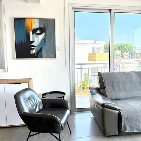 Vacation Mode 아이아 나파